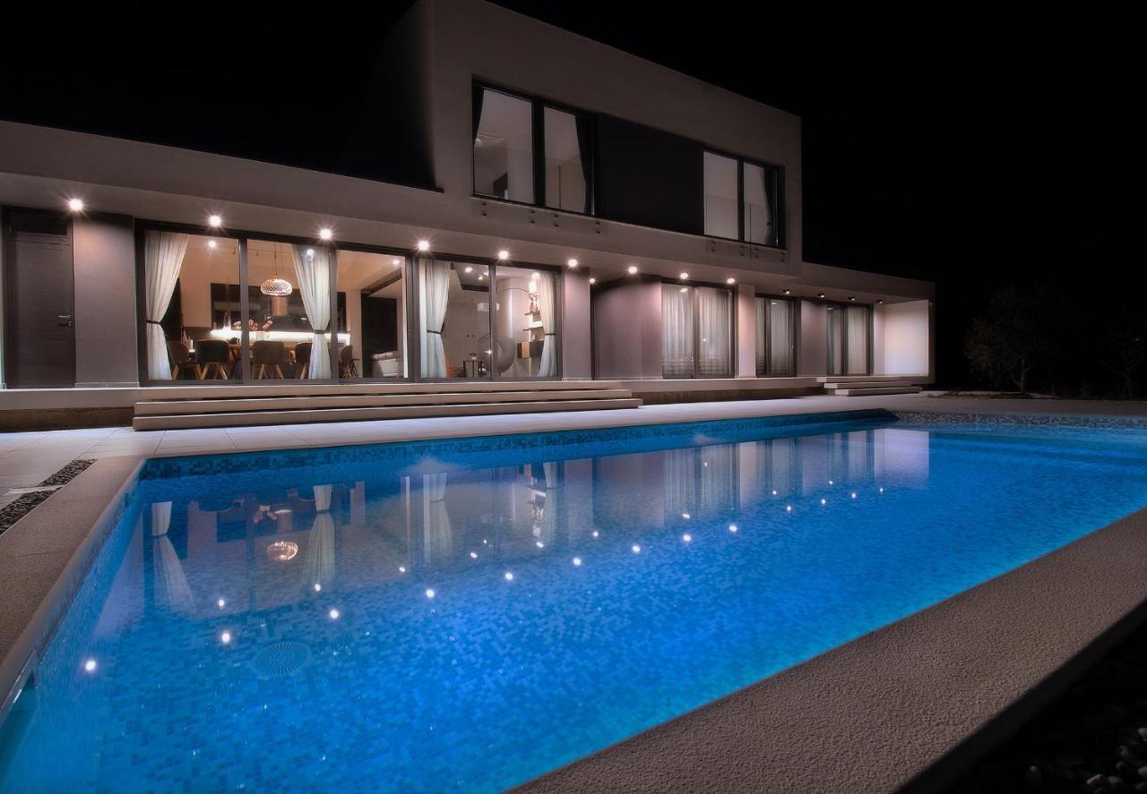 Martincic Residence - 5 Stars Luxury With Pool Heating On 4000M2 Rakalj Zewnętrze zdjęcie