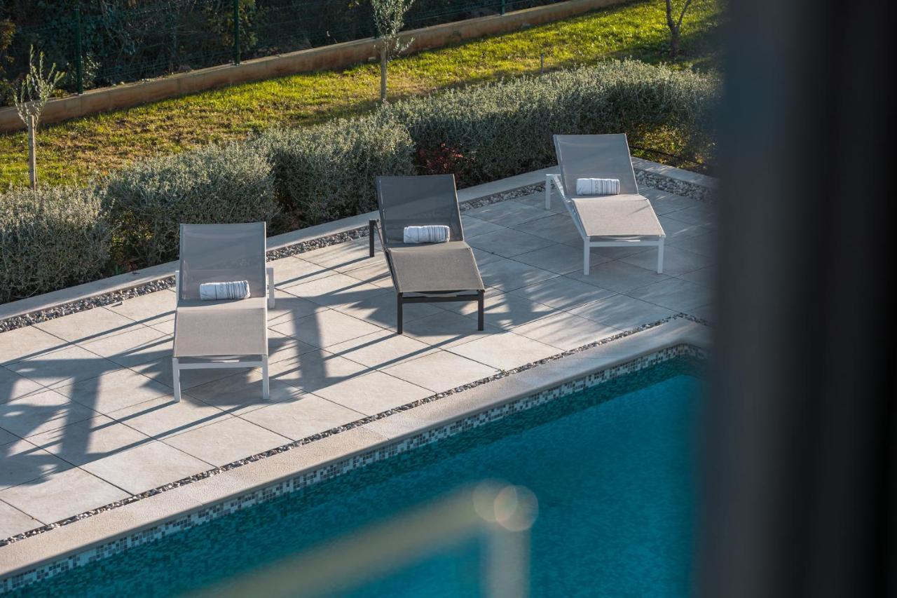 Martincic Residence - 5 Stars Luxury With Pool Heating On 4000M2 Rakalj Zewnętrze zdjęcie